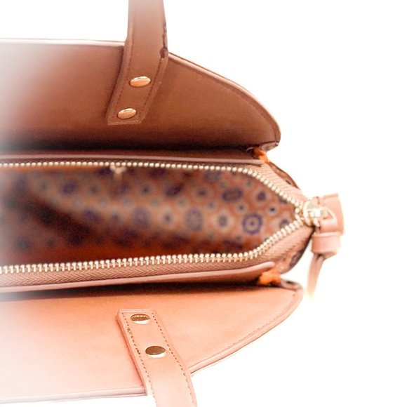 Francesca's || Women's Boho Style Circle Tote Brown Stand Up Large Travel Purse - Picture 10 of 12